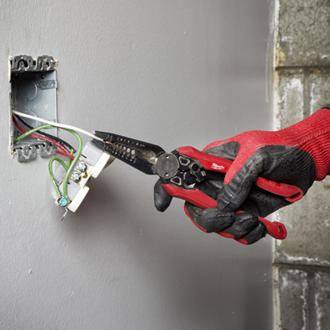Milwaukee 7in1 High-Leverage Combination Pliers from Columbia Safety