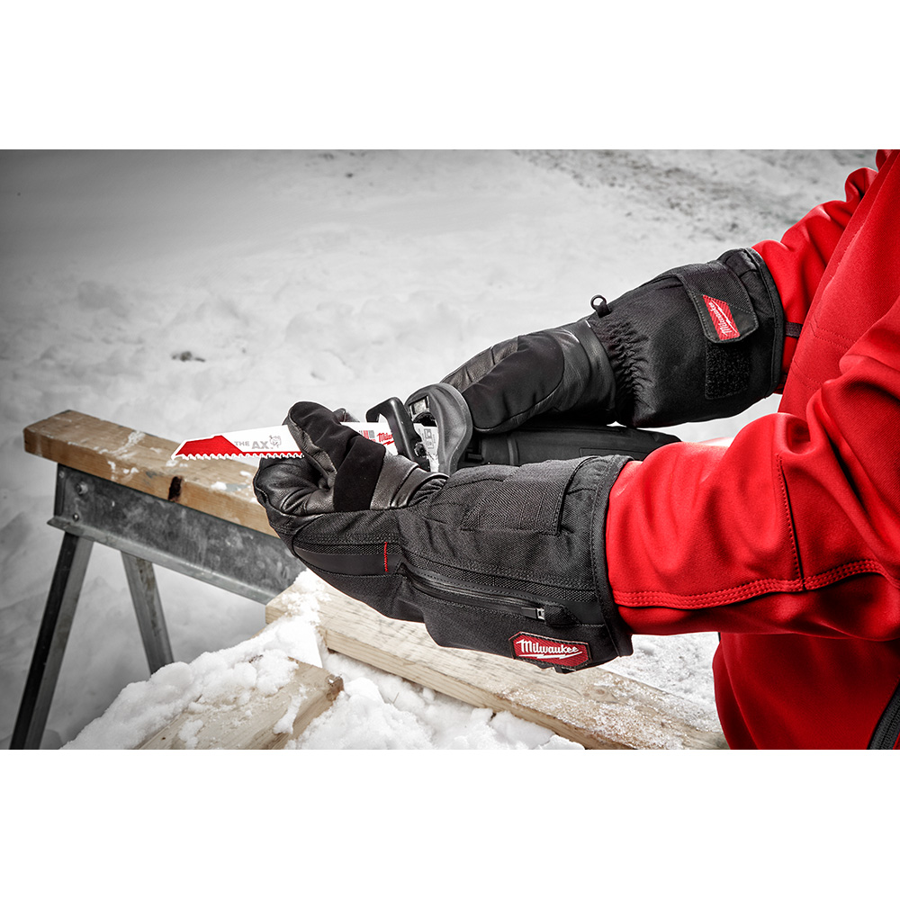 Milwaukee REDLITHIUM USB Heated Gloves from Columbia Safety