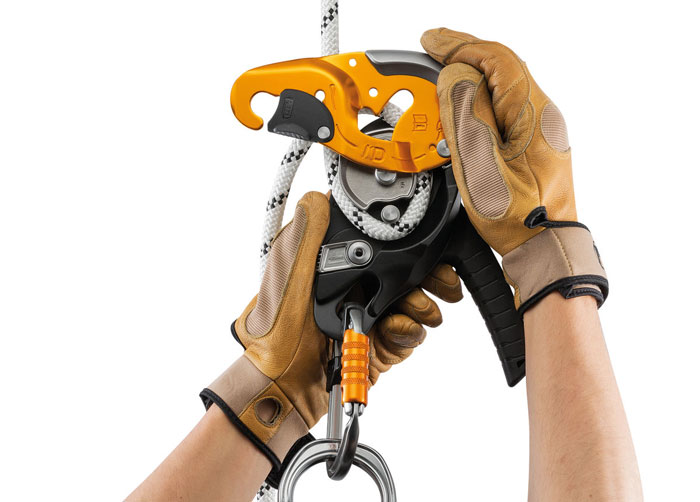 I'D Self-Braking Descender from Columbia Safety